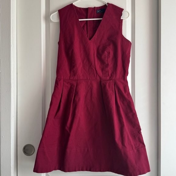 Gap burgundy winter chic sleeveless dress, size 8 - Picture 2 of 9